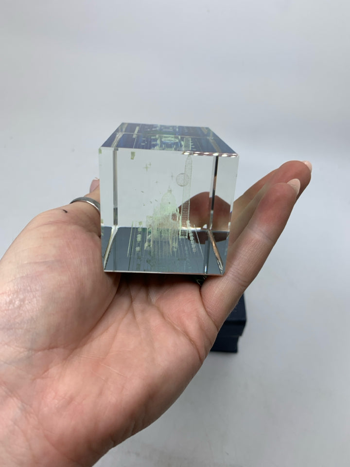 IN BOX WASHINGTON DC 3D LASER ETCHED HOLOGRAPHIC CRYSTAL PAPERWEIGHT.