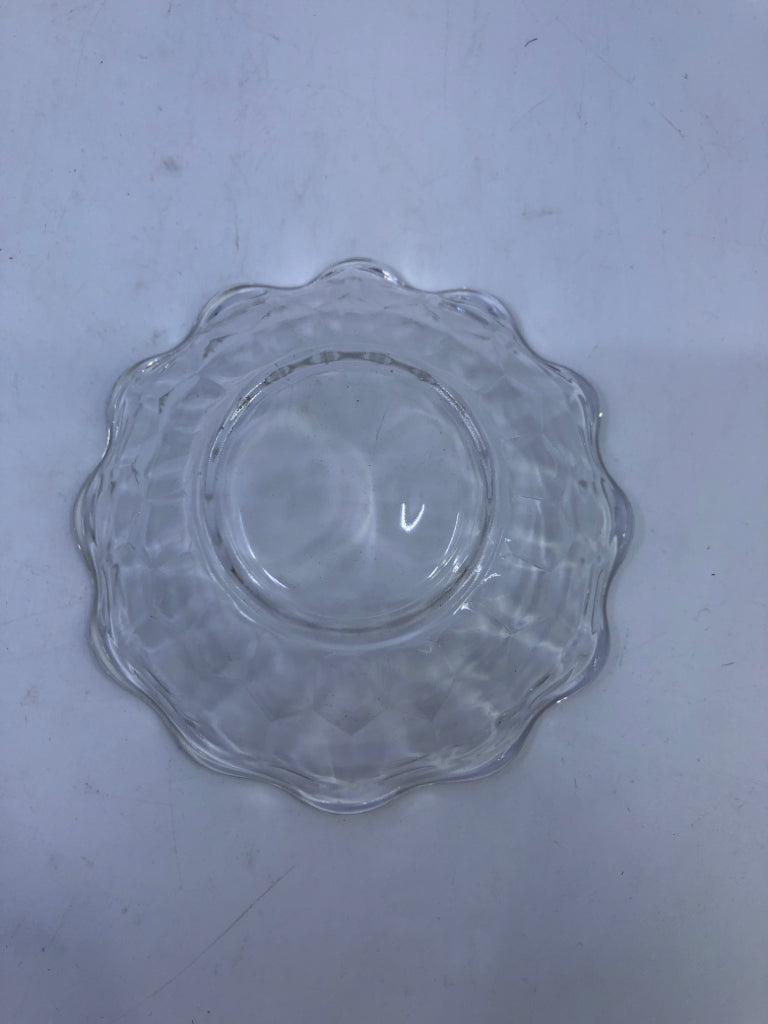3 RUFFLED GLASS BOWLS.
