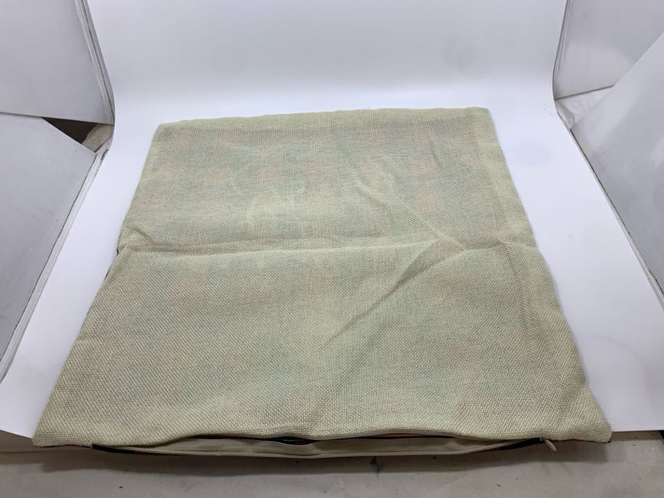 MERRY CHRISTMAS PLAID PILLOW SHAM.