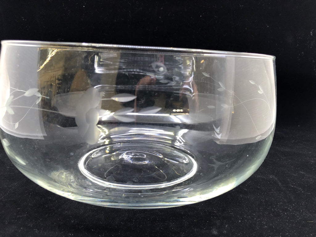 PRINCESS HOUSE ETCHED GLASS SERVING BOWL.