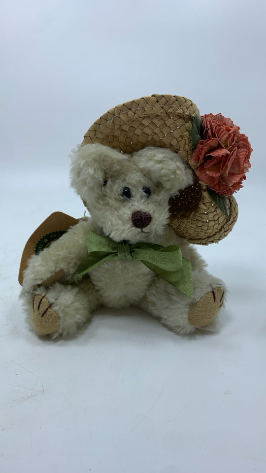 SM GREEN BOW BOYDS BEAR W/HAT.