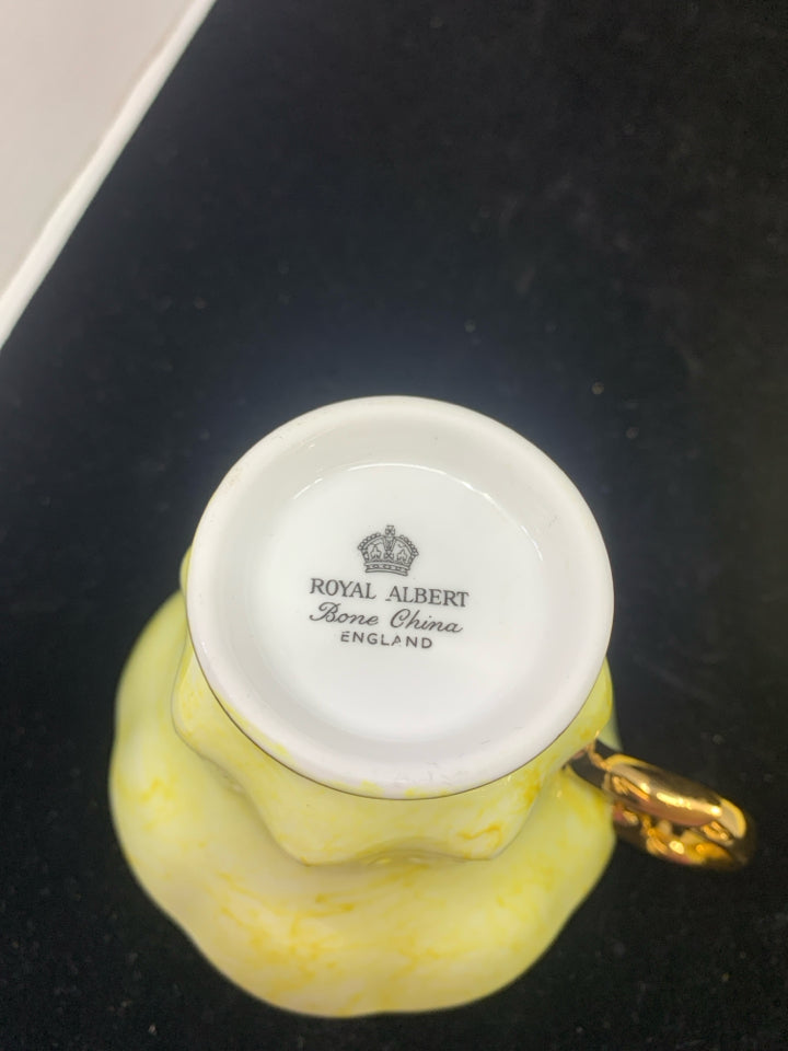 VTG YELLOW & GOLD TEA CUP & SAUCER-ROYAL ALBERT.
