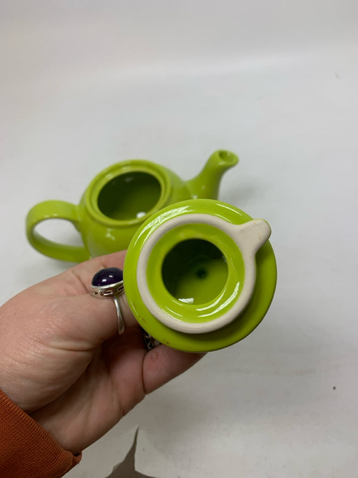 TEA POT FOR ONE CERAMIC TEAPOT.