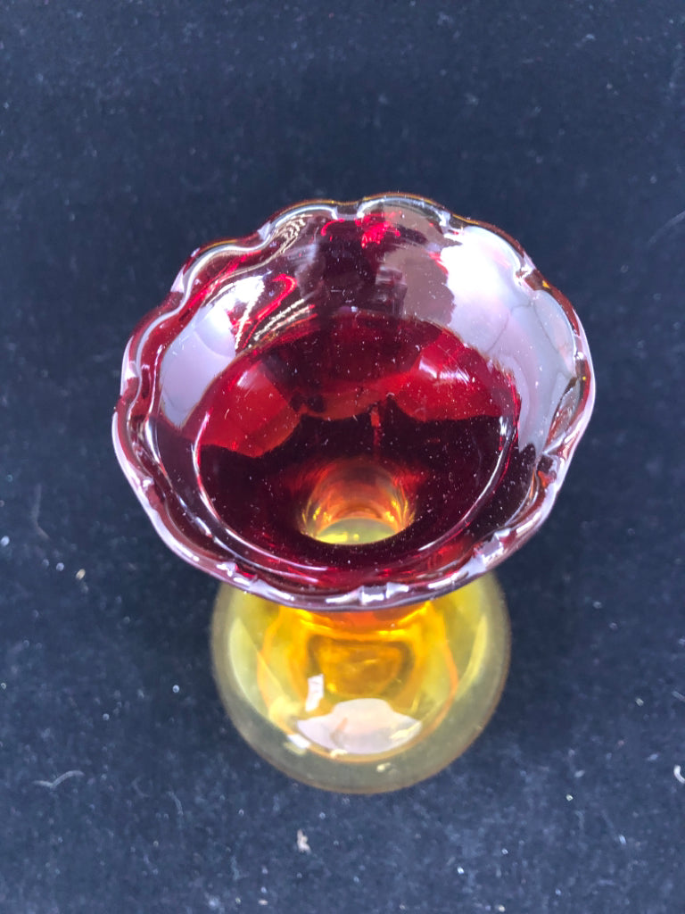 VTG RED AND YELLOW GLASS VASE.