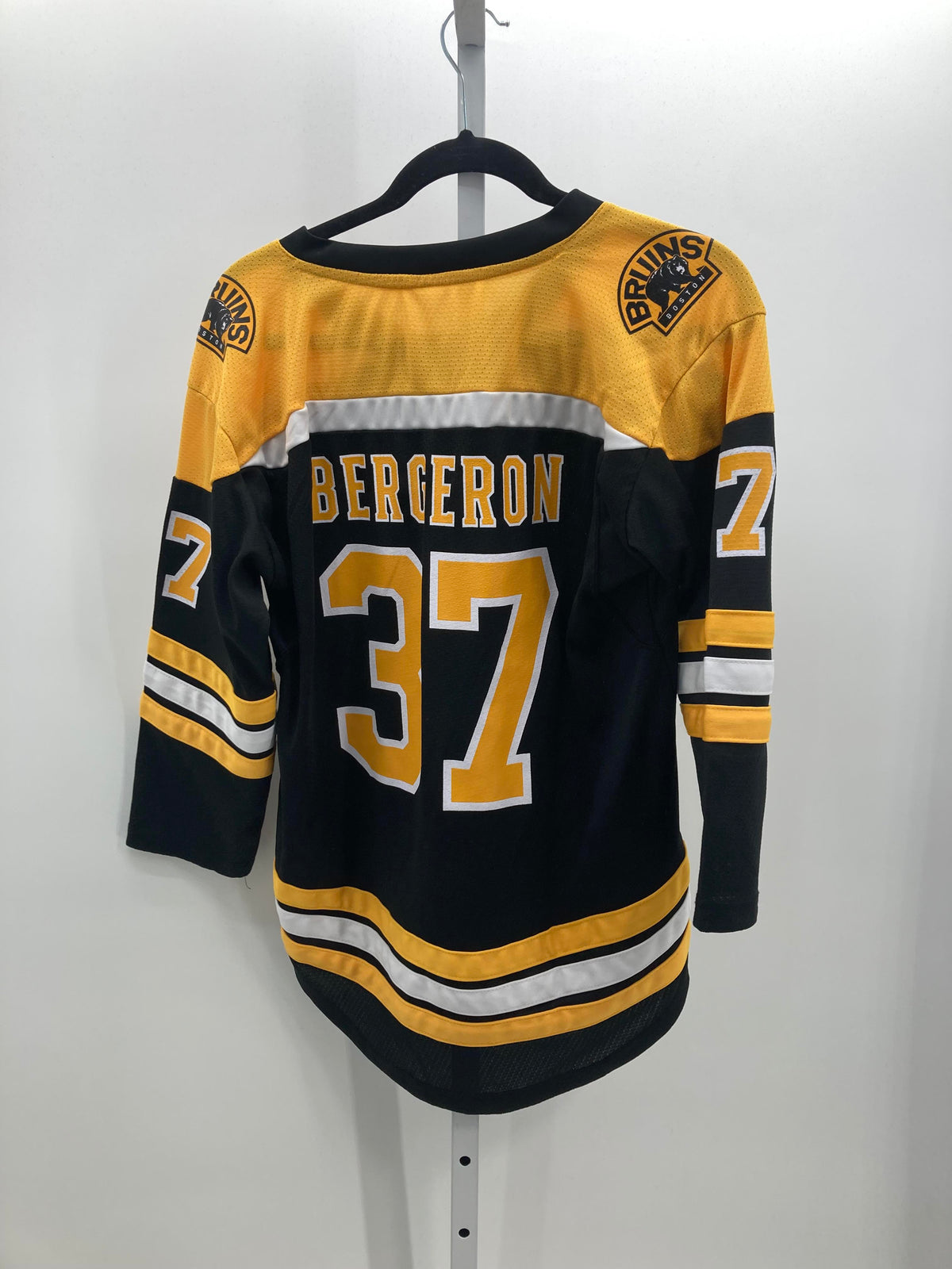 BOSTON BRUINS BERGERON 37.