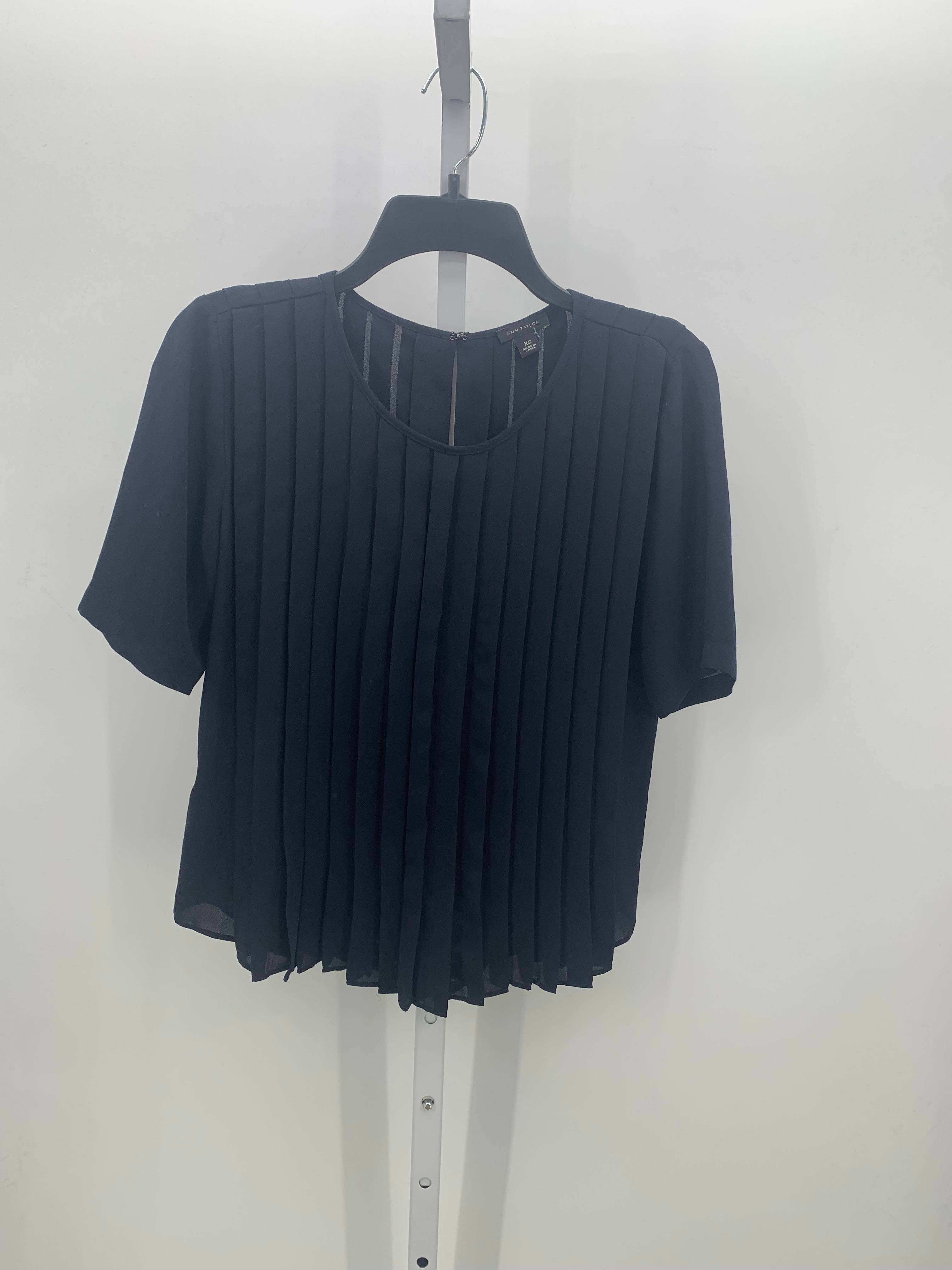 Ann Taylor Size X Small Misses Short Sleeve Shirt
