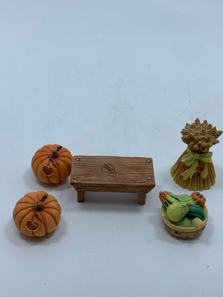 MARY MOO FALL DECORATIVE PIECES IN BAG.