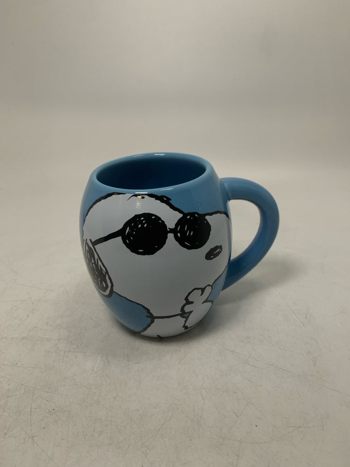SNOOPY W/ SUNGLASSES OVER SIZED MUG.
