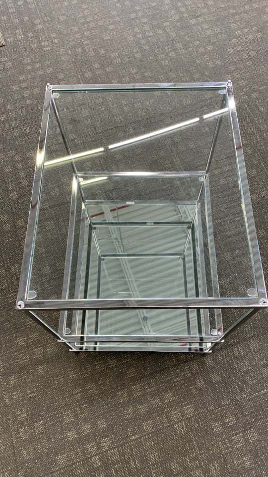 3-TIER GLASS END TABLE.