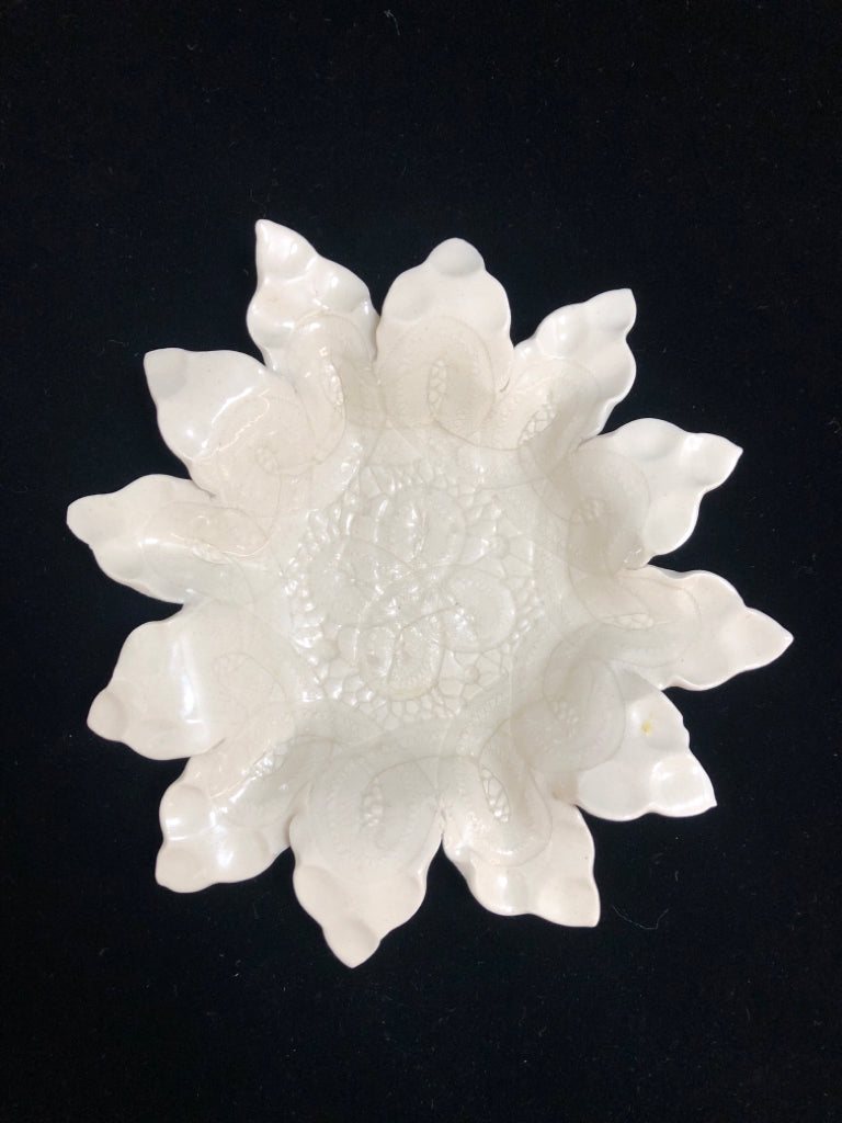 SM ETCHED FLOWER POTTERY DISH.