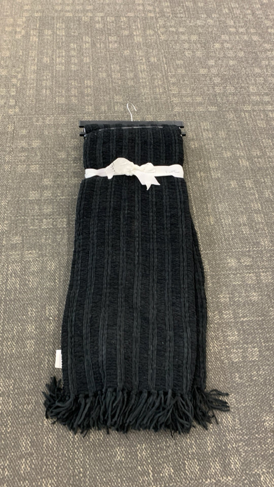 NWT NICOLE MILLER BLACK DECORATIVE THROW.