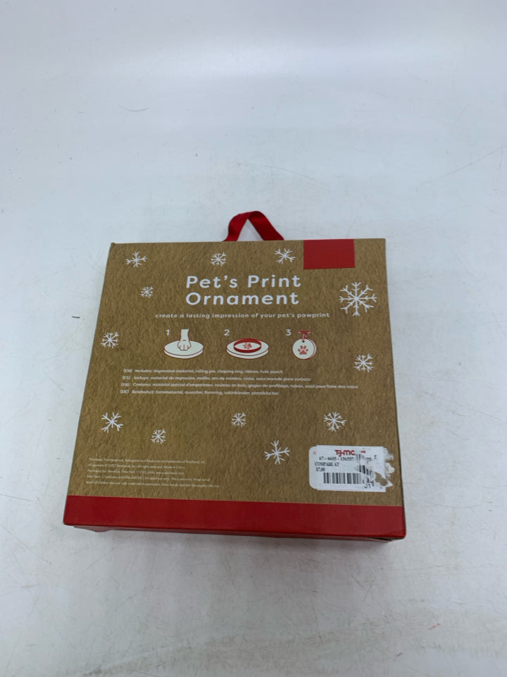 NIB PETS PAW PRINT ORNAMENT.