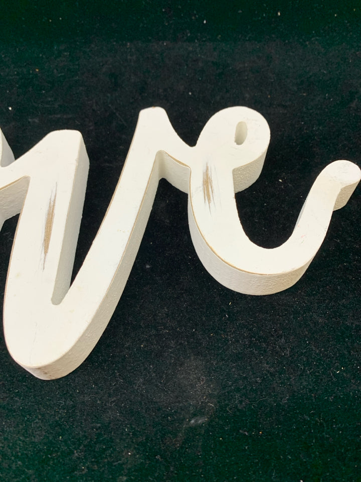 WOOD LOVE SHELF DECOR.