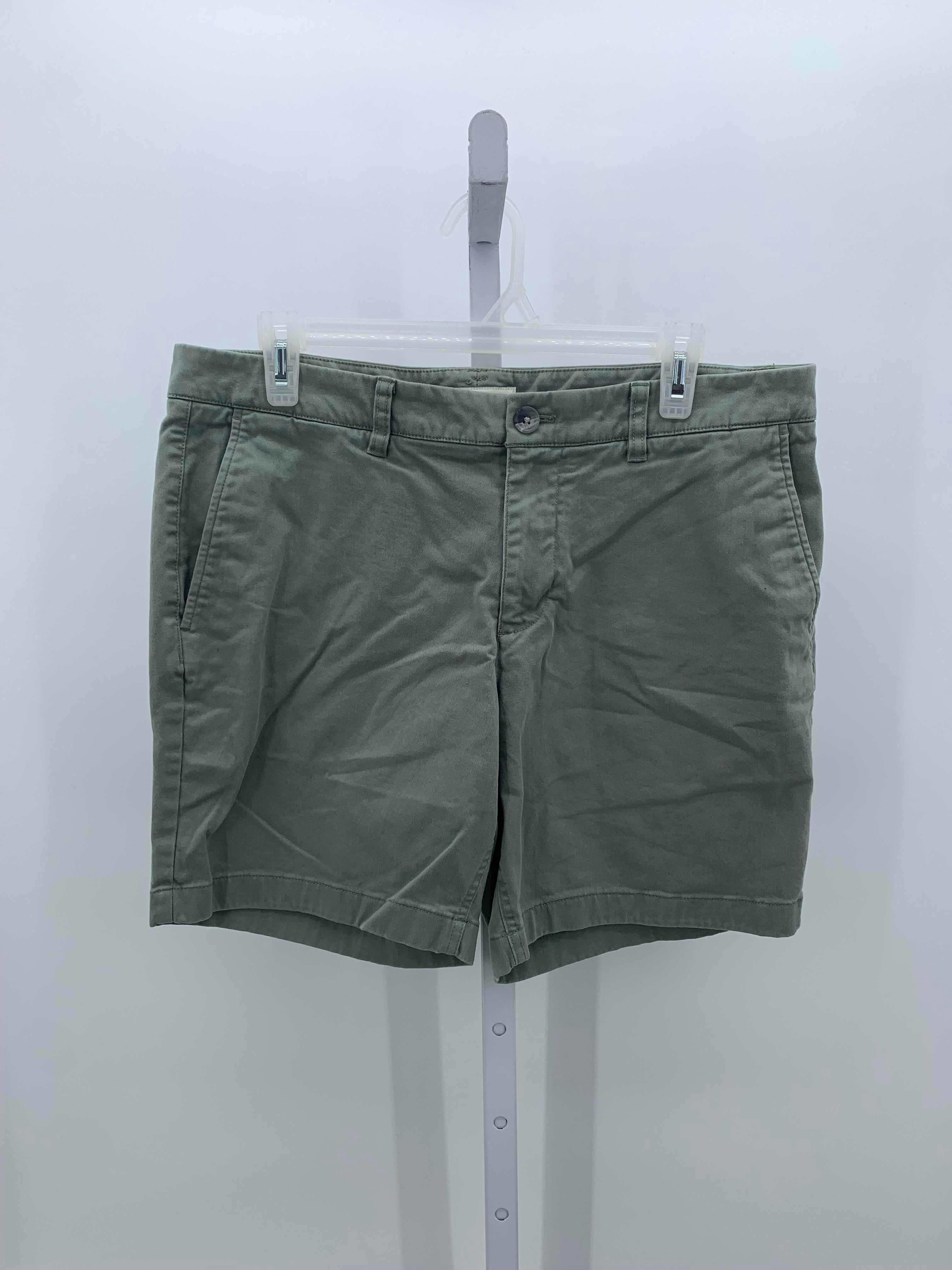 KHAKI SHORTS.