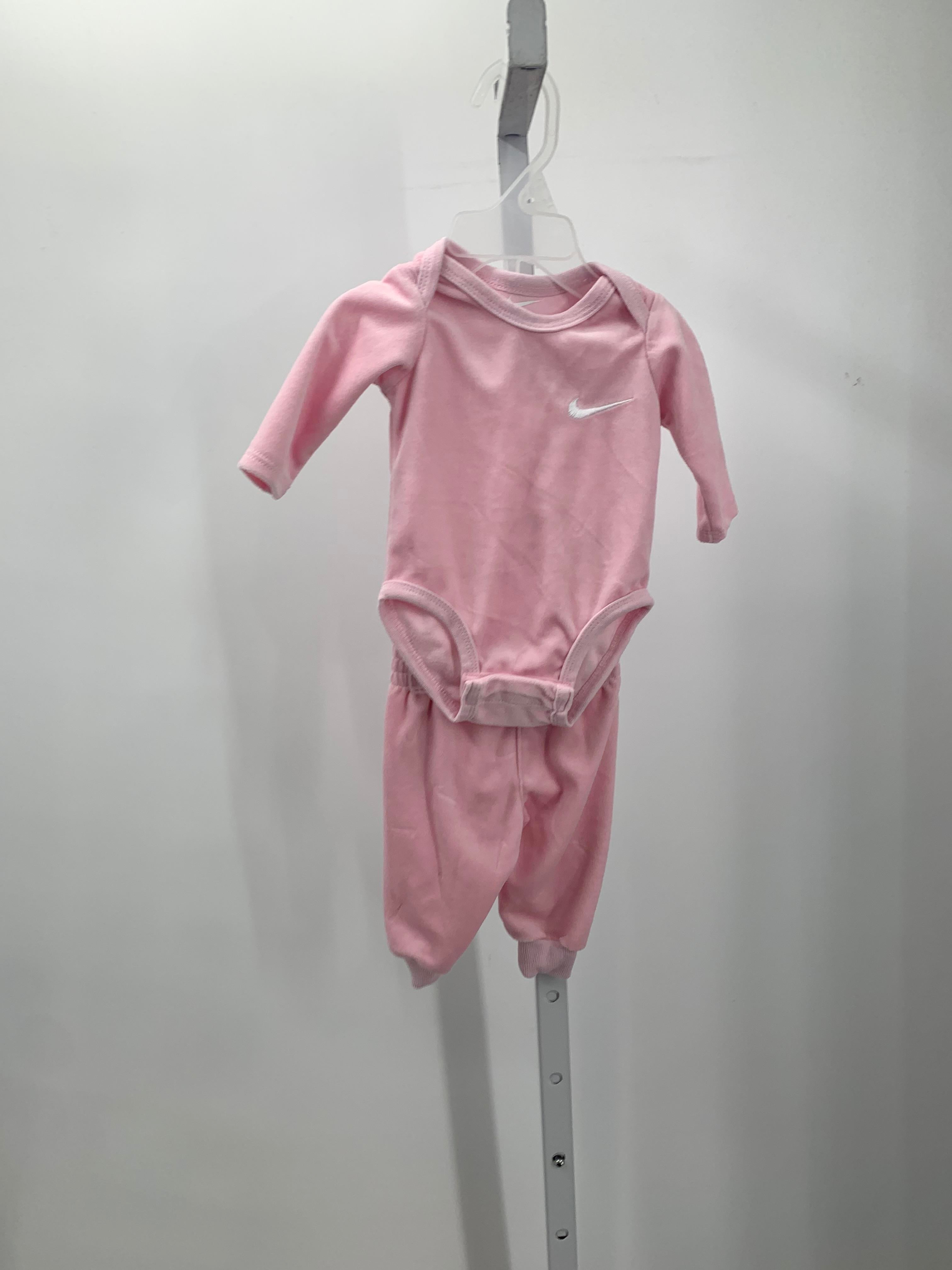 Nike Size Newborn Girls 2 Pieces