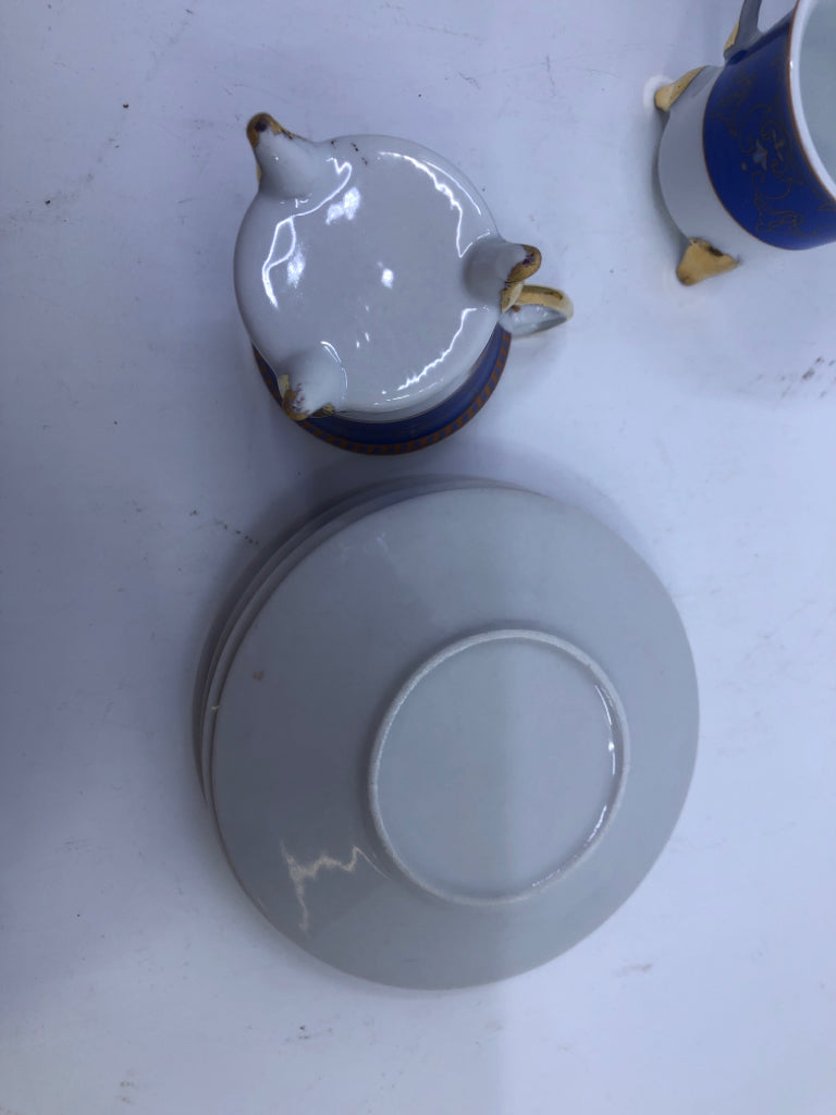 8 PC VTG FOOTED DEMITASSE CUPS+SAUCERS BLUE W/ GOLD DETAILS.