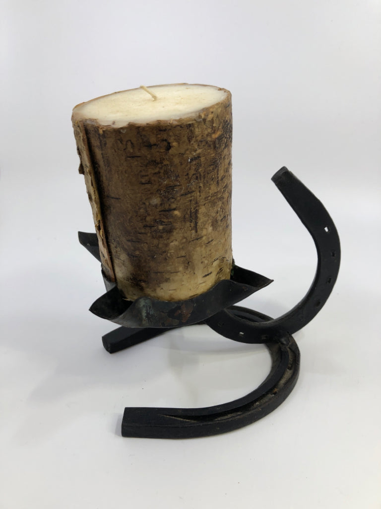 BIRCH CANDLE ON HORSESHOE HOLDER.
