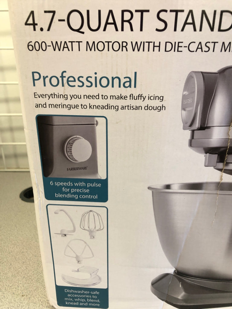 NIB PROFESSIONAL METAL BODY STAND MIXER.