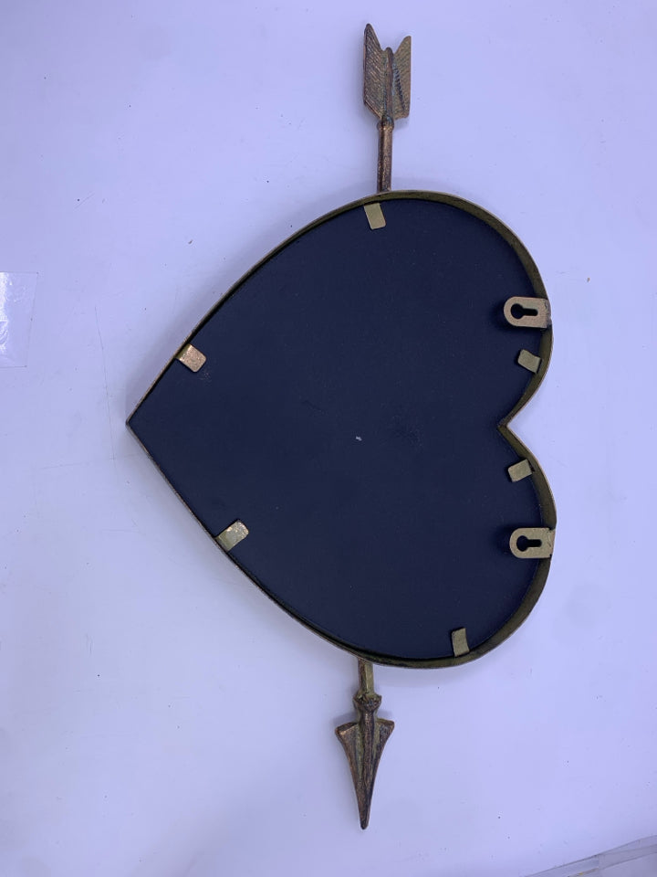 BRONZE HEART ARROW WALL MIRROR.