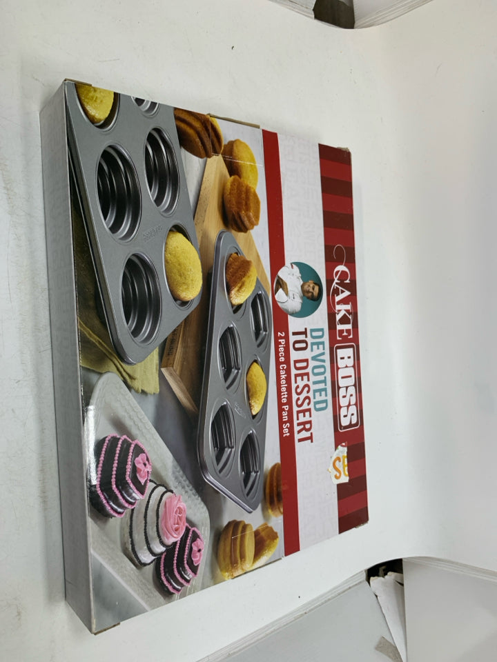 NIB CAKE BOSS 2 PC CAKELETTE PAN SET.