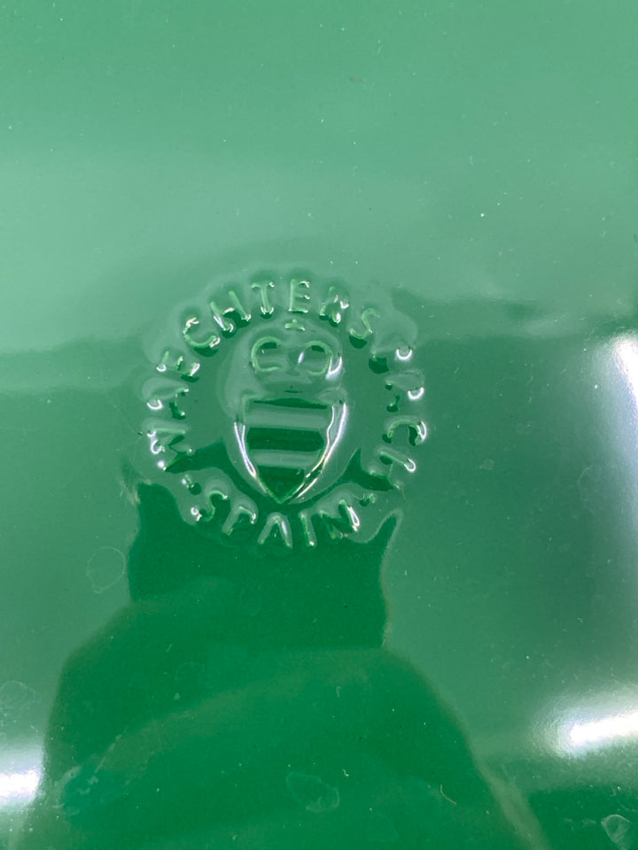 LARGE HUNTER GREEN SERVING BOWL.