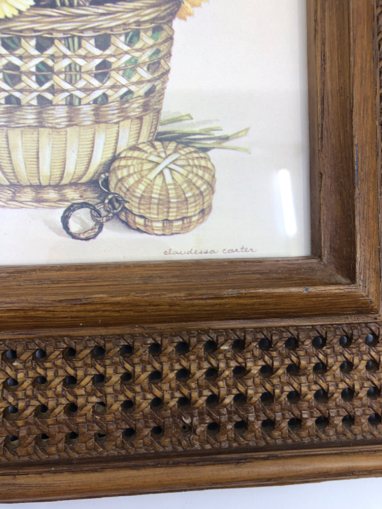 VTG FLORAL IN BASKET WALL HANGING.