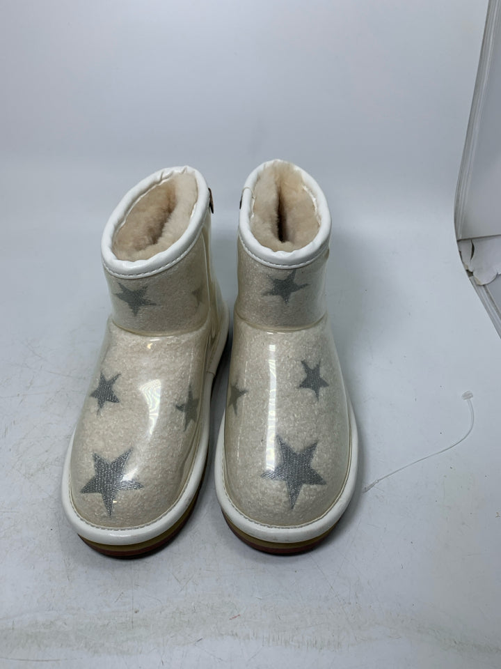 Suttons UGG Australia 8614 Waterproof Short Star Boots