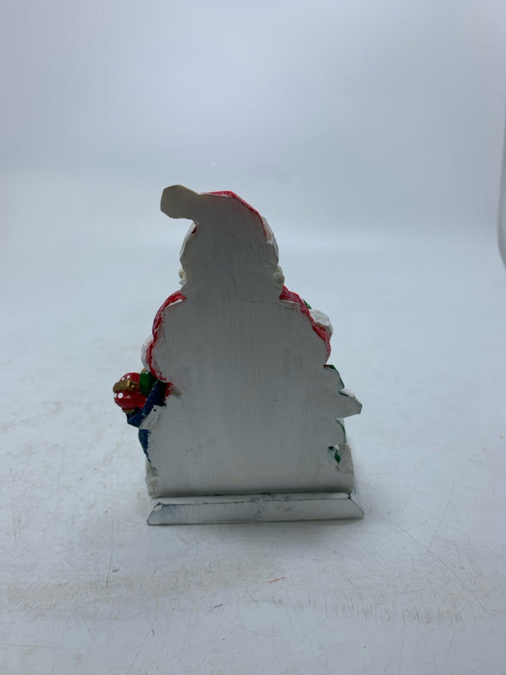SPARKLE SANTA W/ LAYING REINDEER STOCKING HANGER.