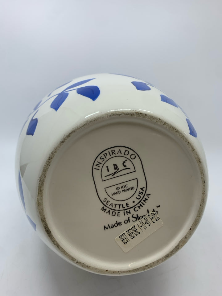 BLUE LEAF PAINTED CANISTER W/LOCKING FLIP LID.