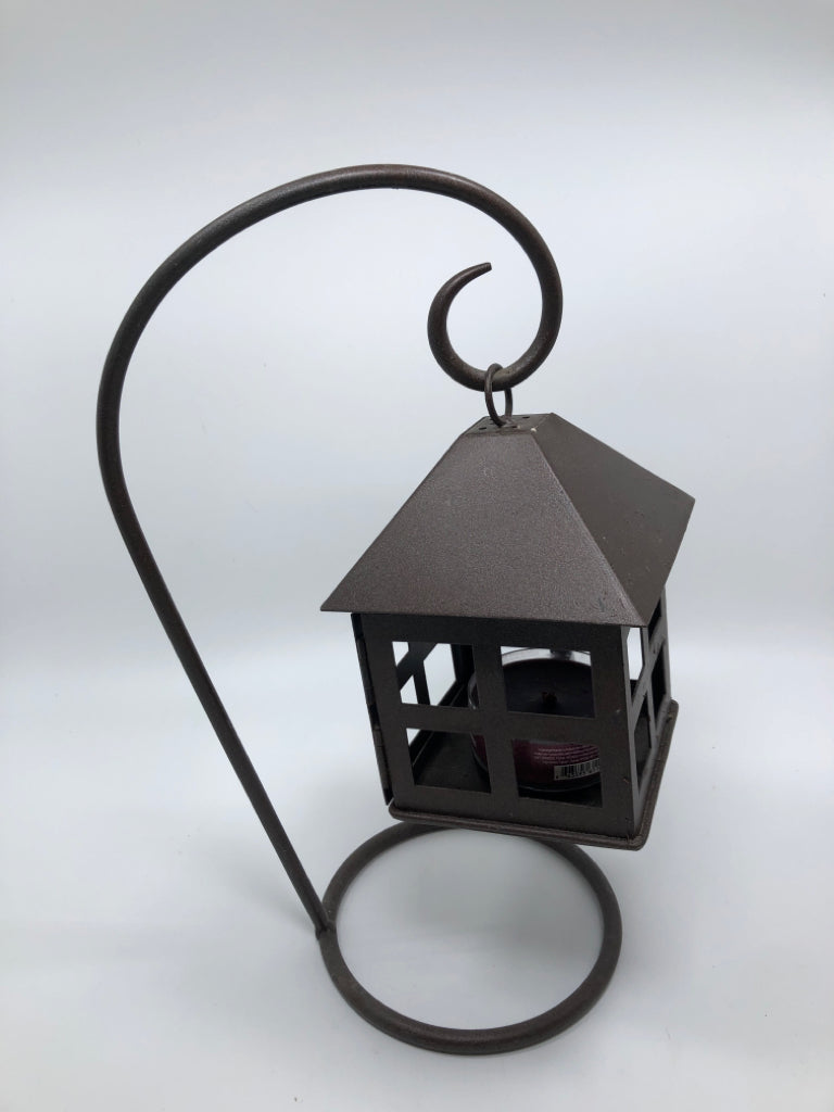 METAL CANDLE LAMP W/CANDLE.