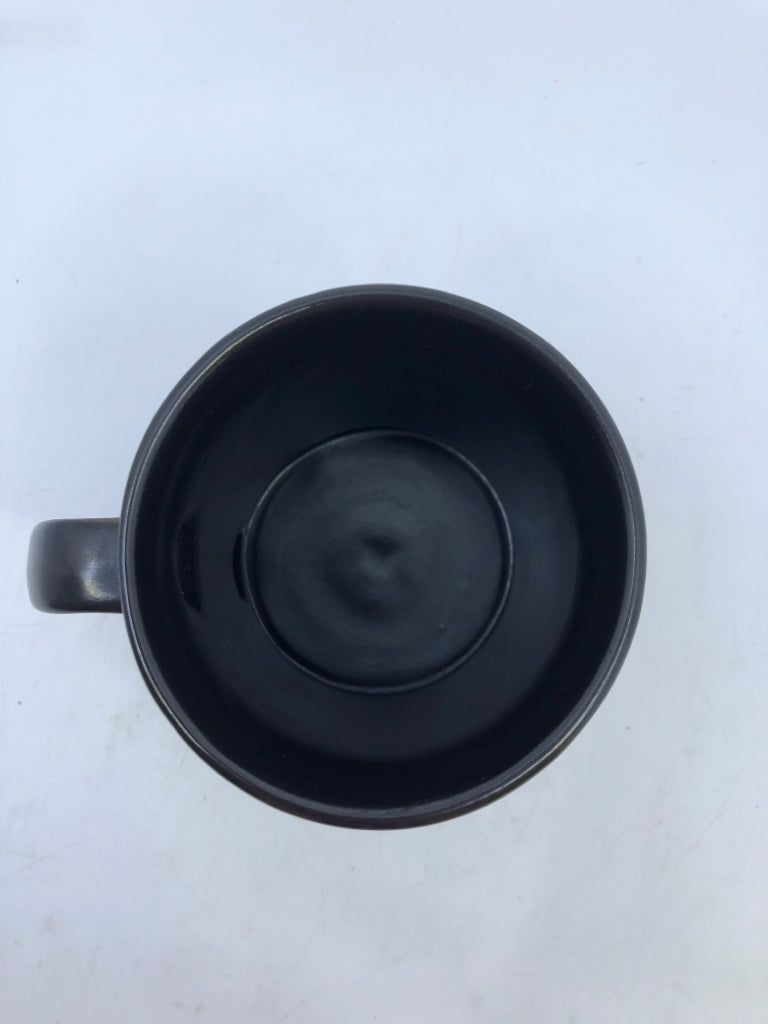 BUCKINGHAM PALACE BLACK MUG.