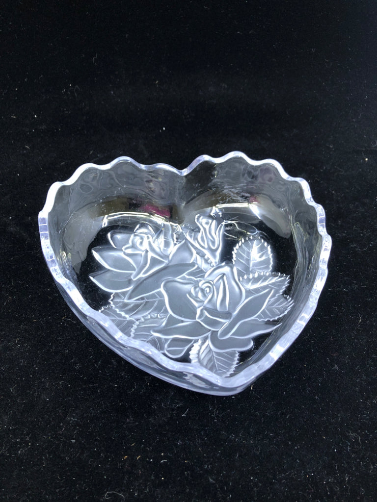 FROSTED FLORAL HEART SHAPED BOWL.