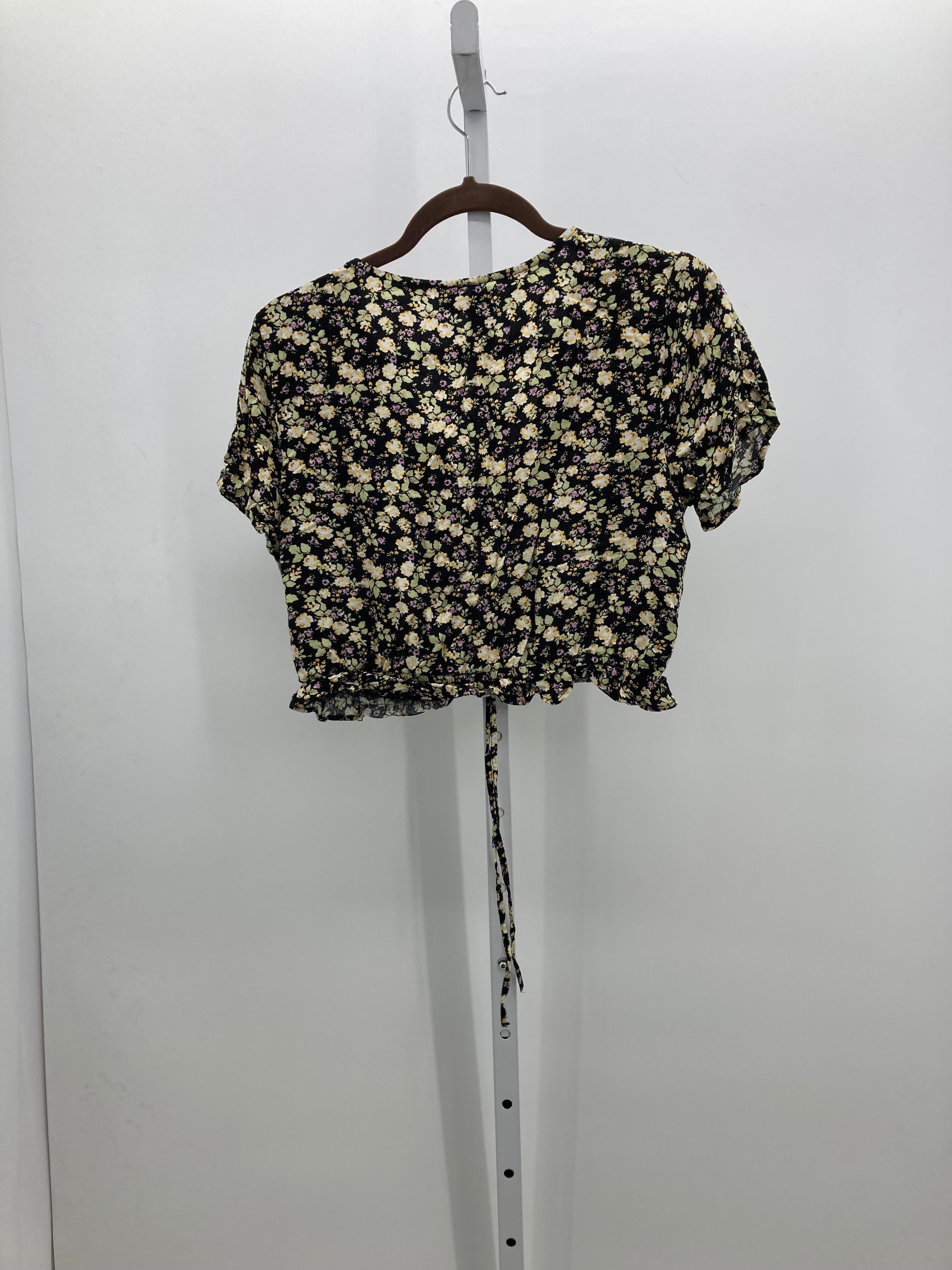 SO Size Large Juniors Short Sleeve Shirt