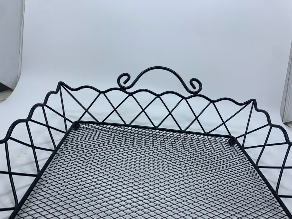 BLACK METAL TRAY W/HANDLES.