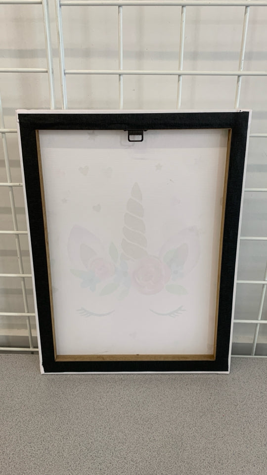 UNICORN HORN+EYELASHES W/GOLD ACCENT CANVAS WALL HANGING.