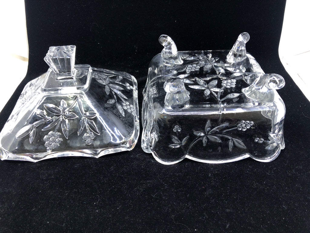 FOOTED COVERED GLASS CANDY DISH.