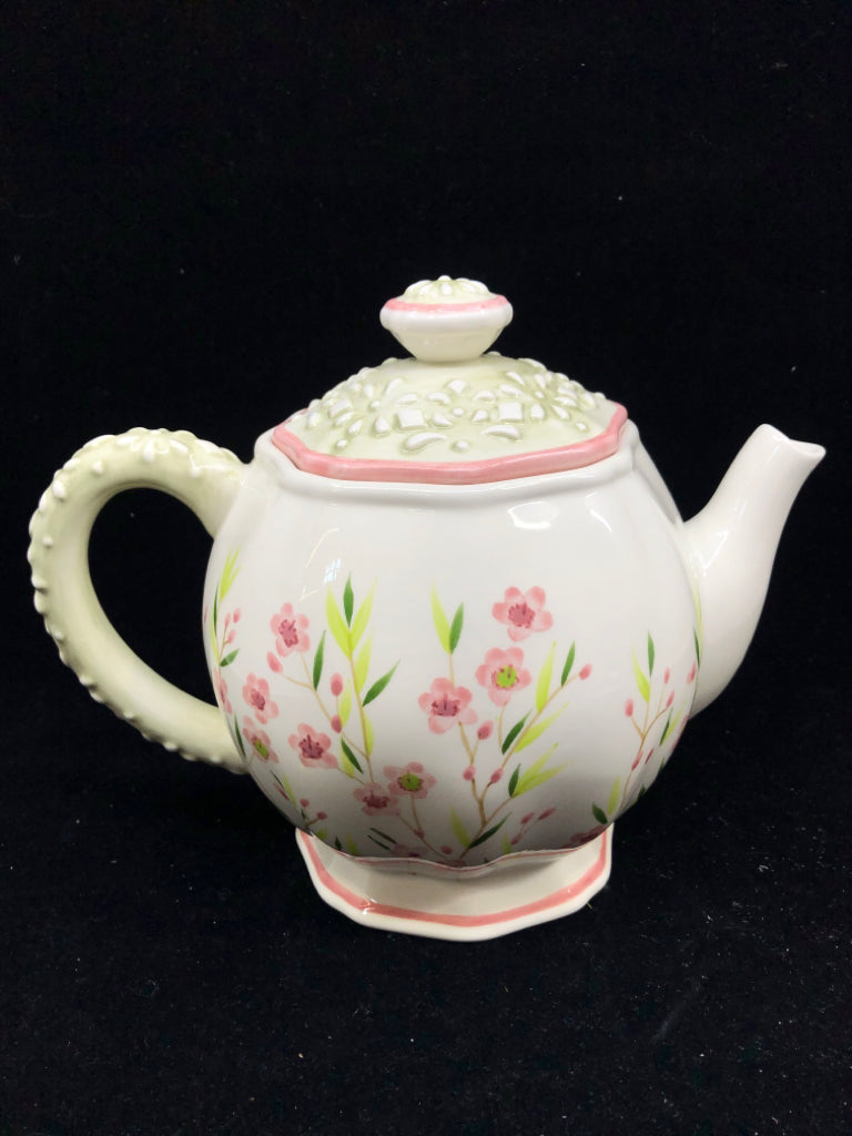 PINK FLORAL TEAPOT.