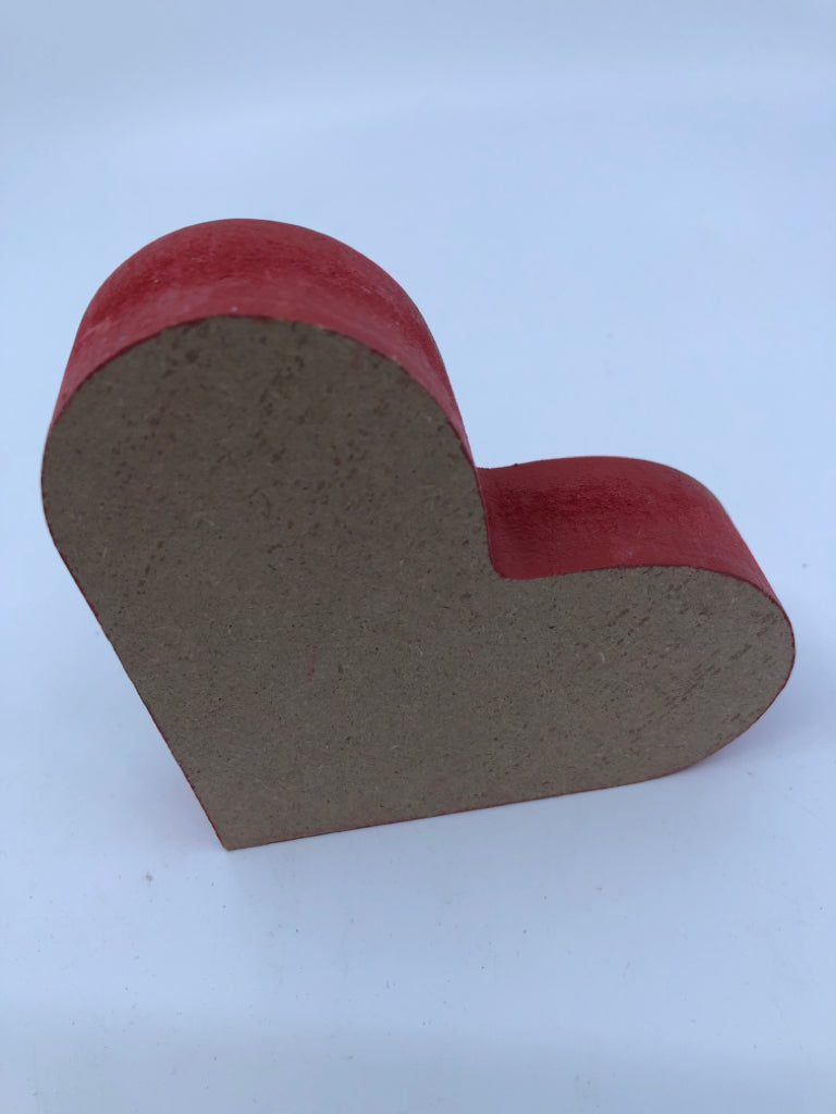 RED HEART DECOR.
