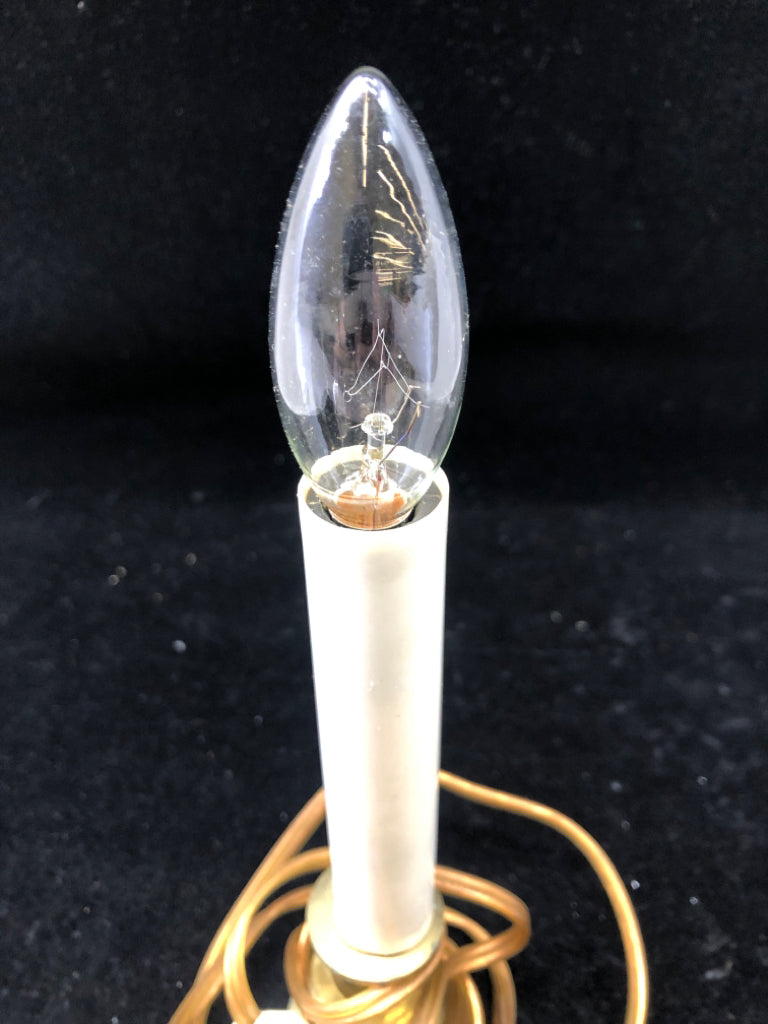 WHITE PLUG IN WINDOW CANDLE.