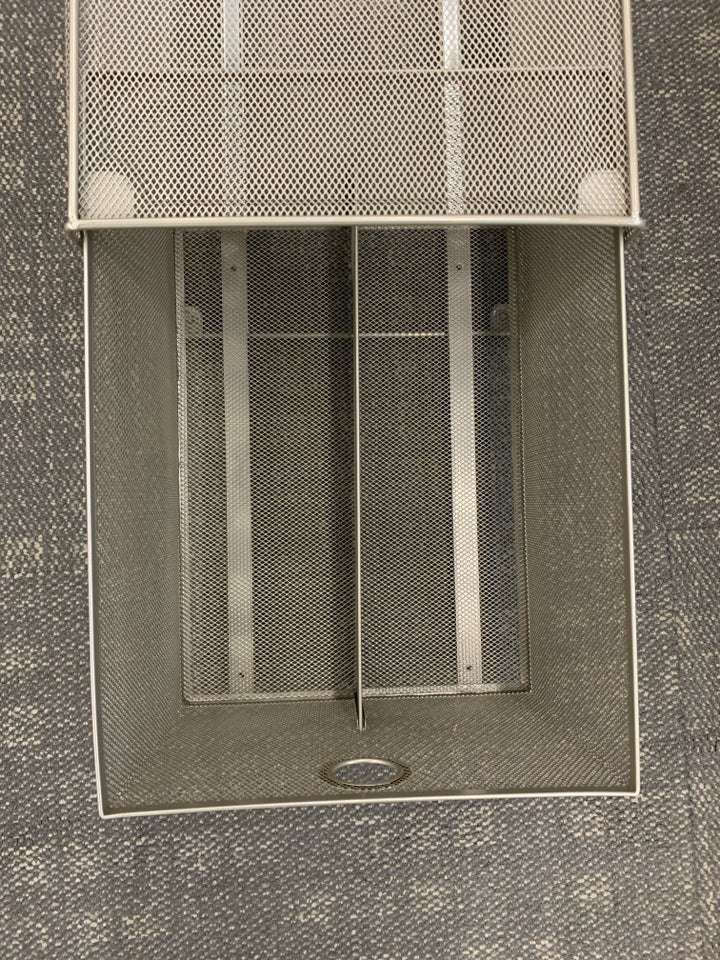 METAL ORGANIZER DRAWER.