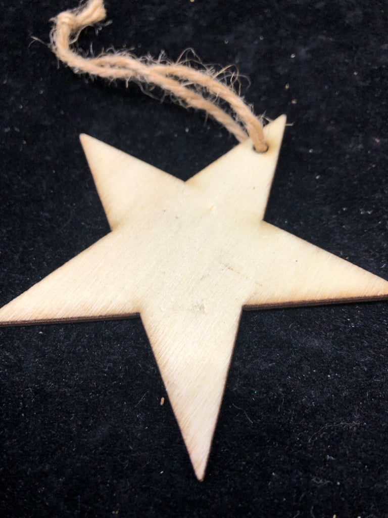 WOOD STAR ORNAMENT.
