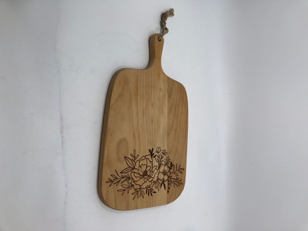 WOODEN CUTTING BOARD W/ETCHED FLOWERS.