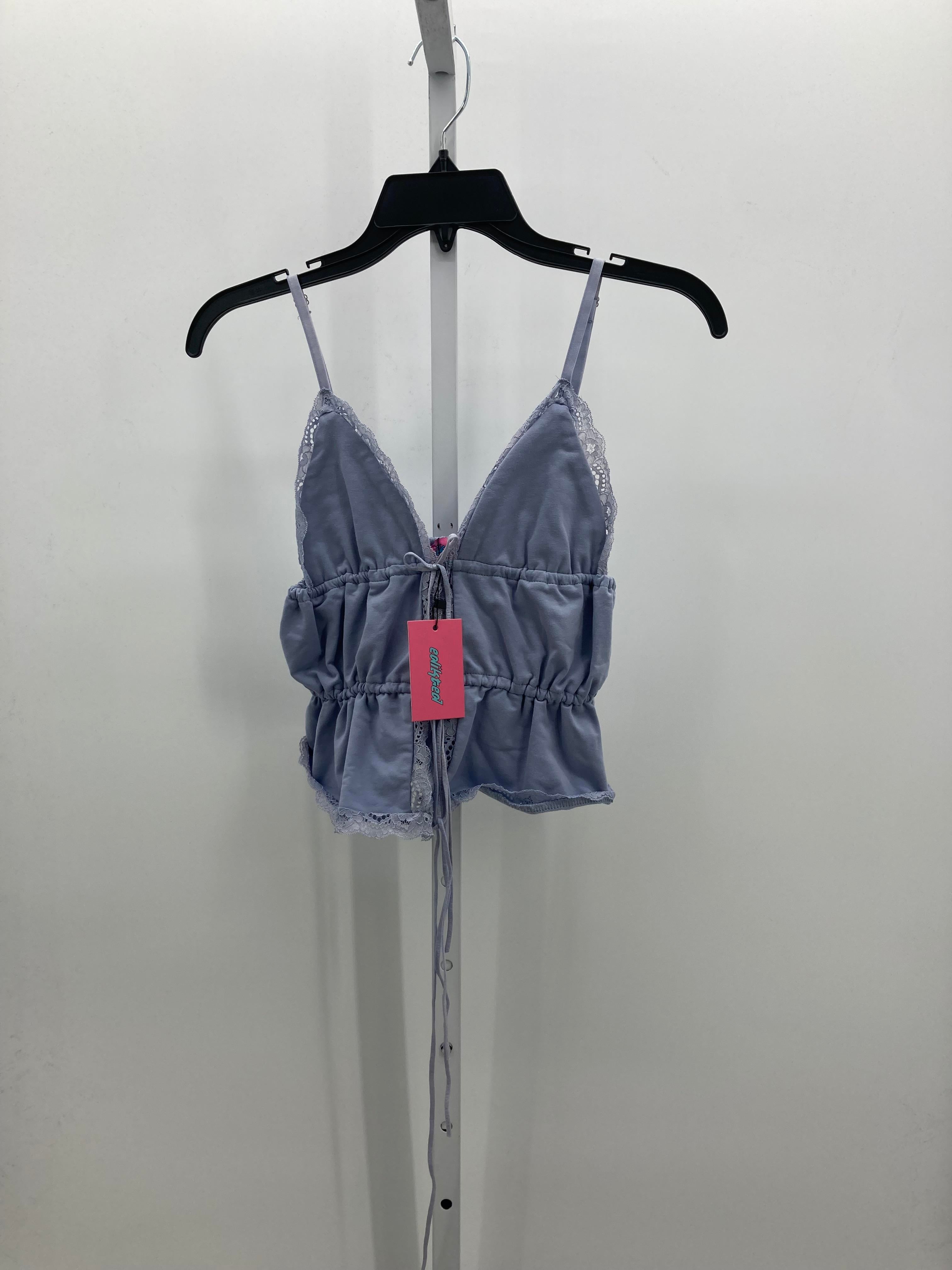 Size Medium Juniors Sleeveless Shirt