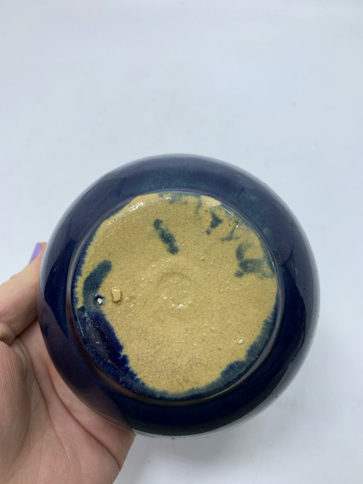 SMALL DARK BLUE TRINKET DISH.