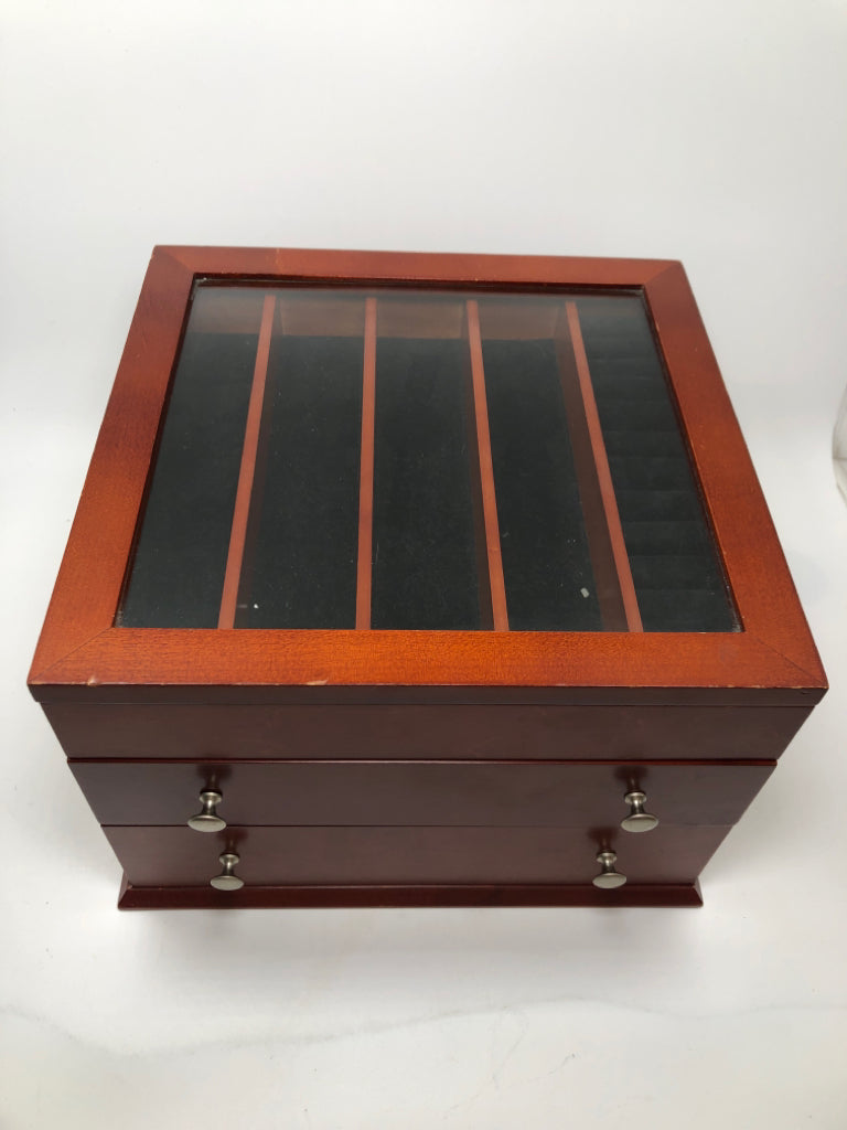 LIGHT BROWN JEWELRY/ WATCHES BOX.