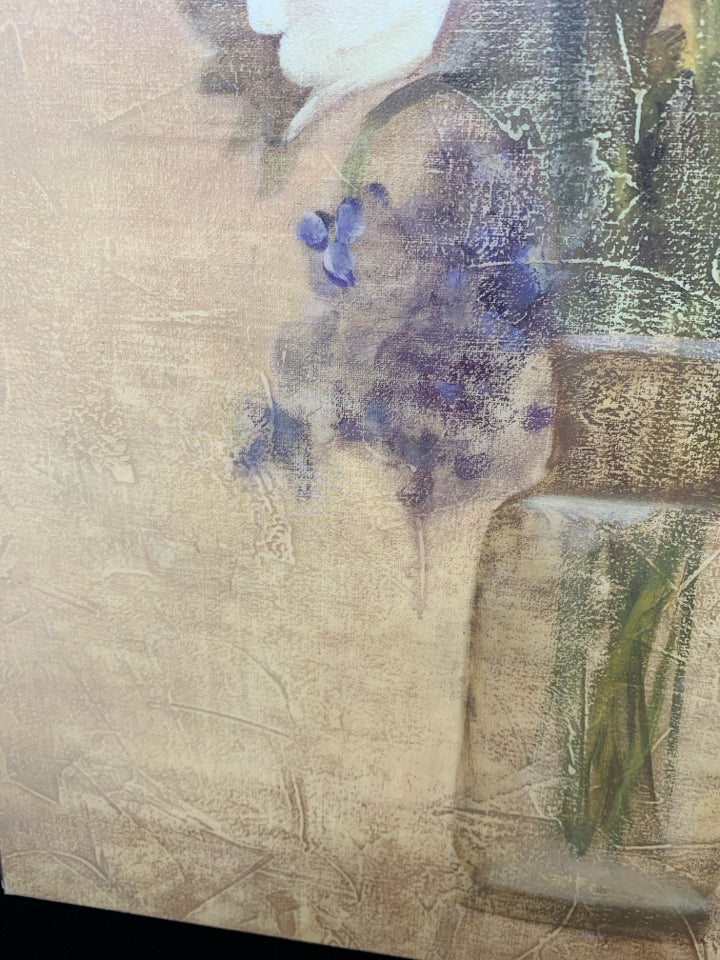 FLORAL BOUQUET IN VASE WALL PLAQUE.