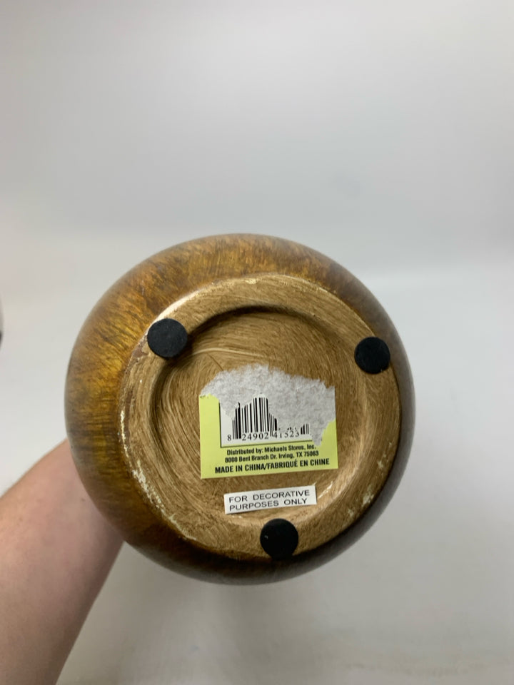 TALL CERAMIC WOOD GRAIN PATTERN VASE.