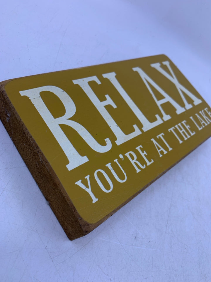 THICK WOOD YELLOW RELAX WALL HANGING.