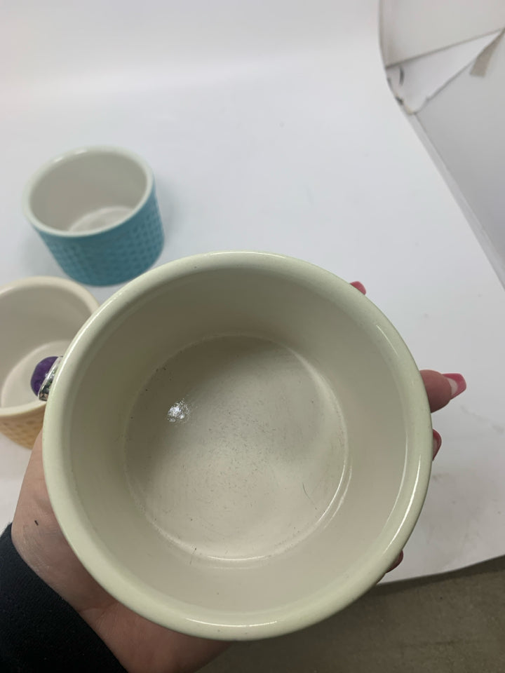 3 RANKIN BOWLS CIRCLE INDENT DESIGN, 2.