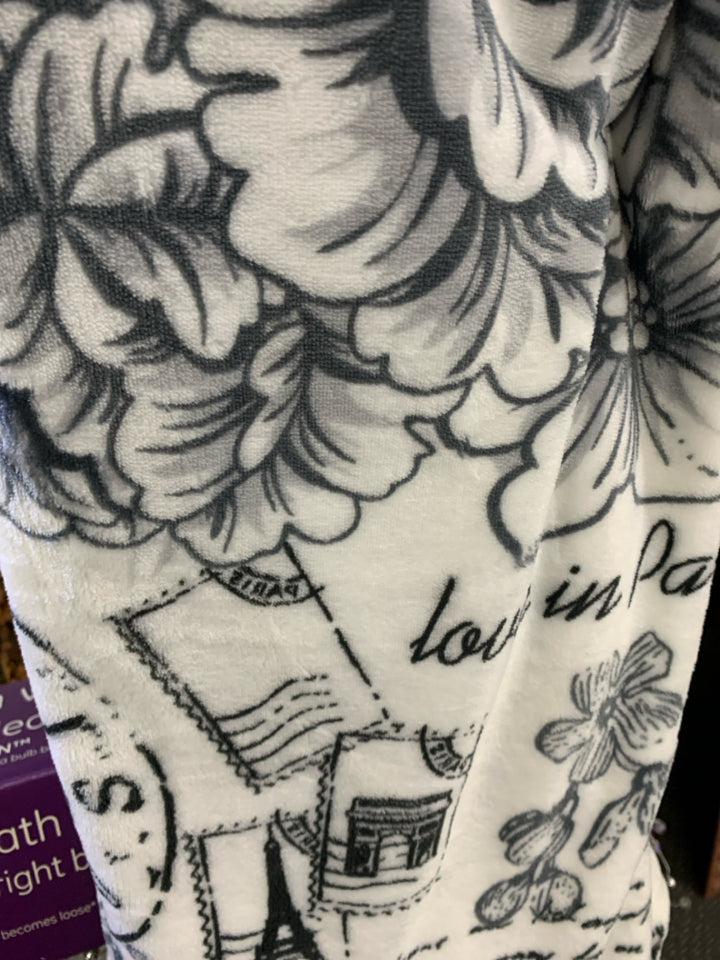 NIP WHITE BLANKET W/ FLOWERS/SCRIPT.
